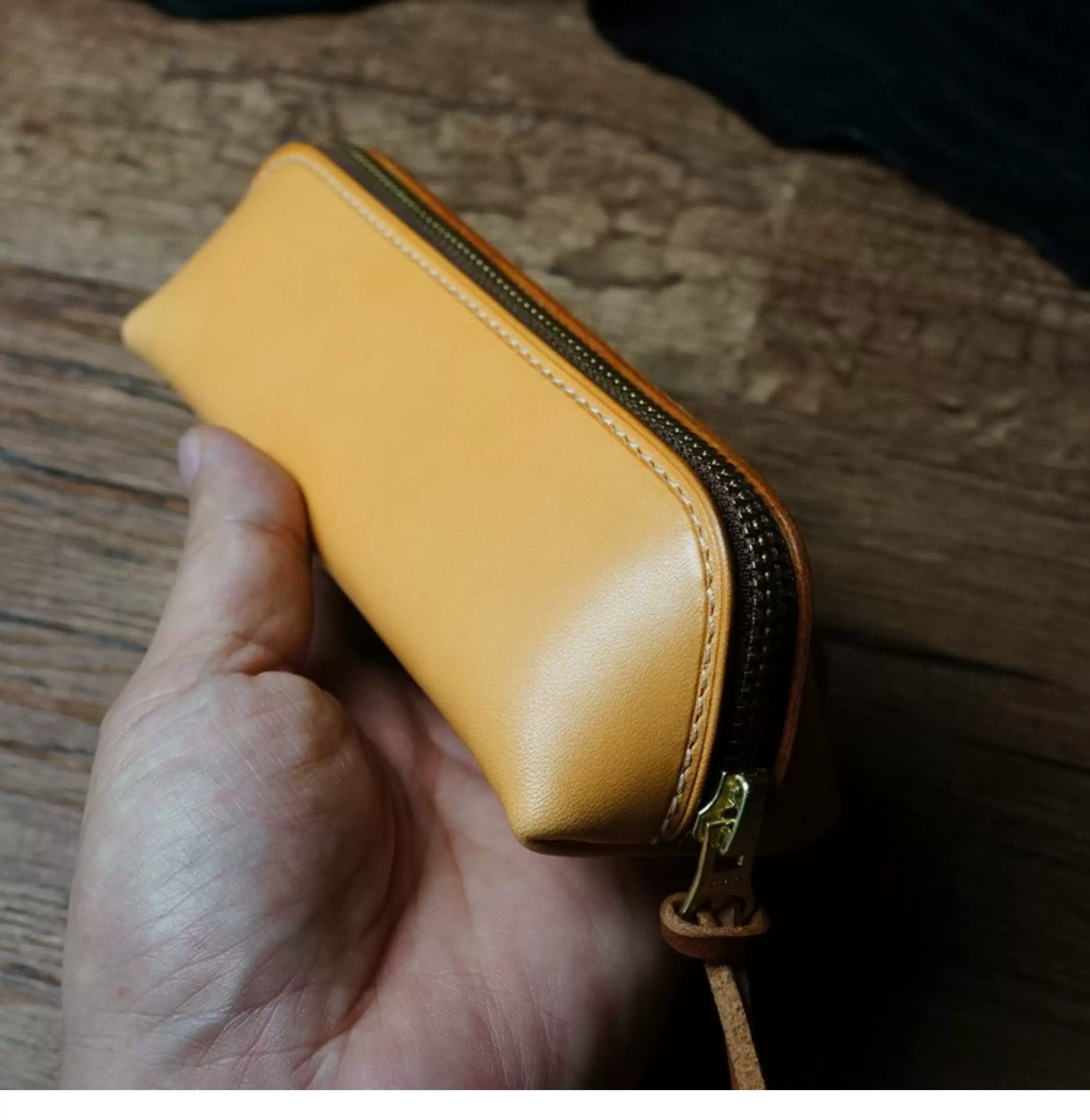 Handcrafted Ginger Reguilón Leather Zip Pencil Case