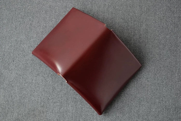 Handcrafted Vegetable-dyed Burgundy Shell Cordovan Mini Leather Wallet