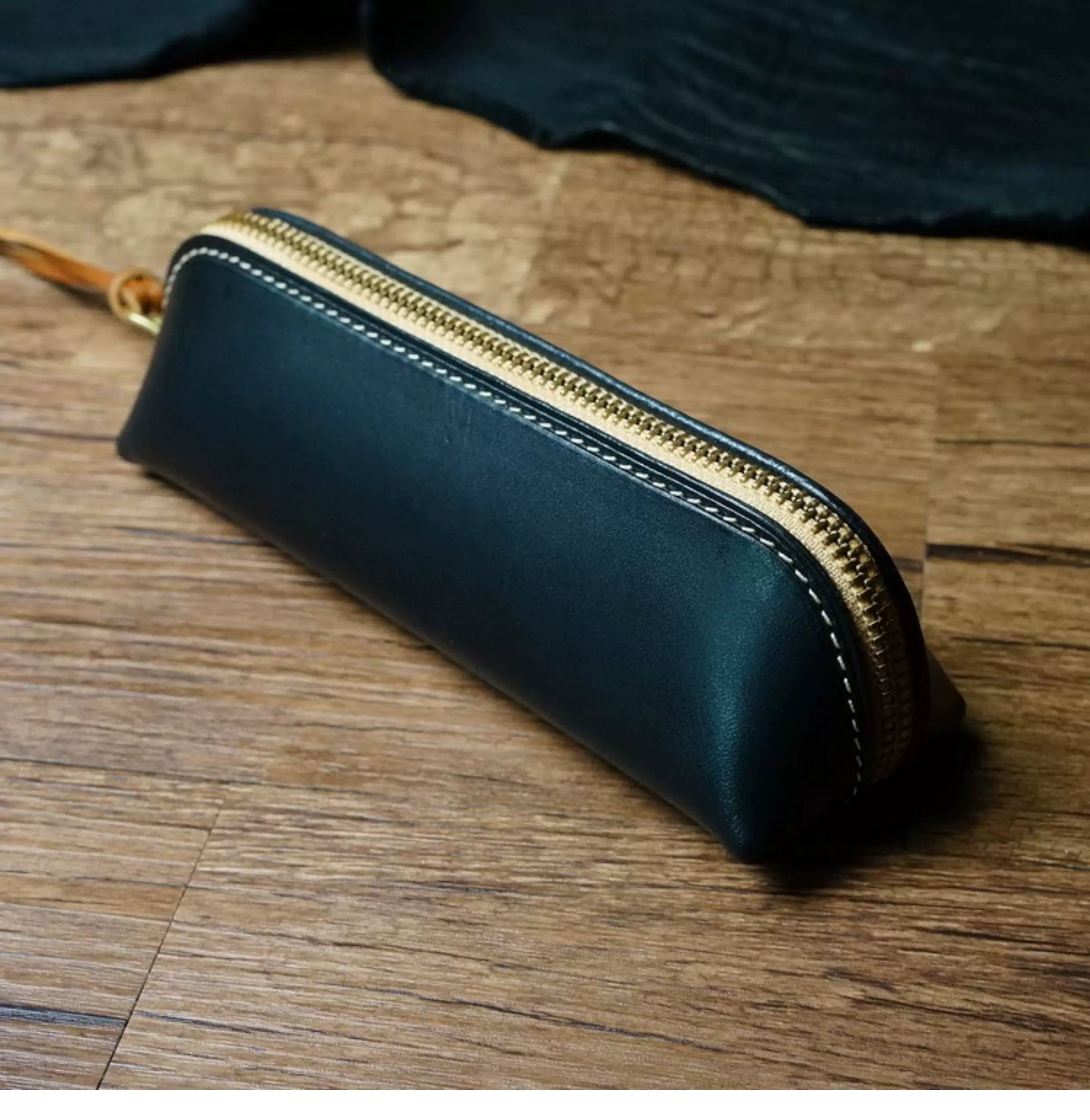 Handcrafted Black Reguilón Leather Zip Pencil Case