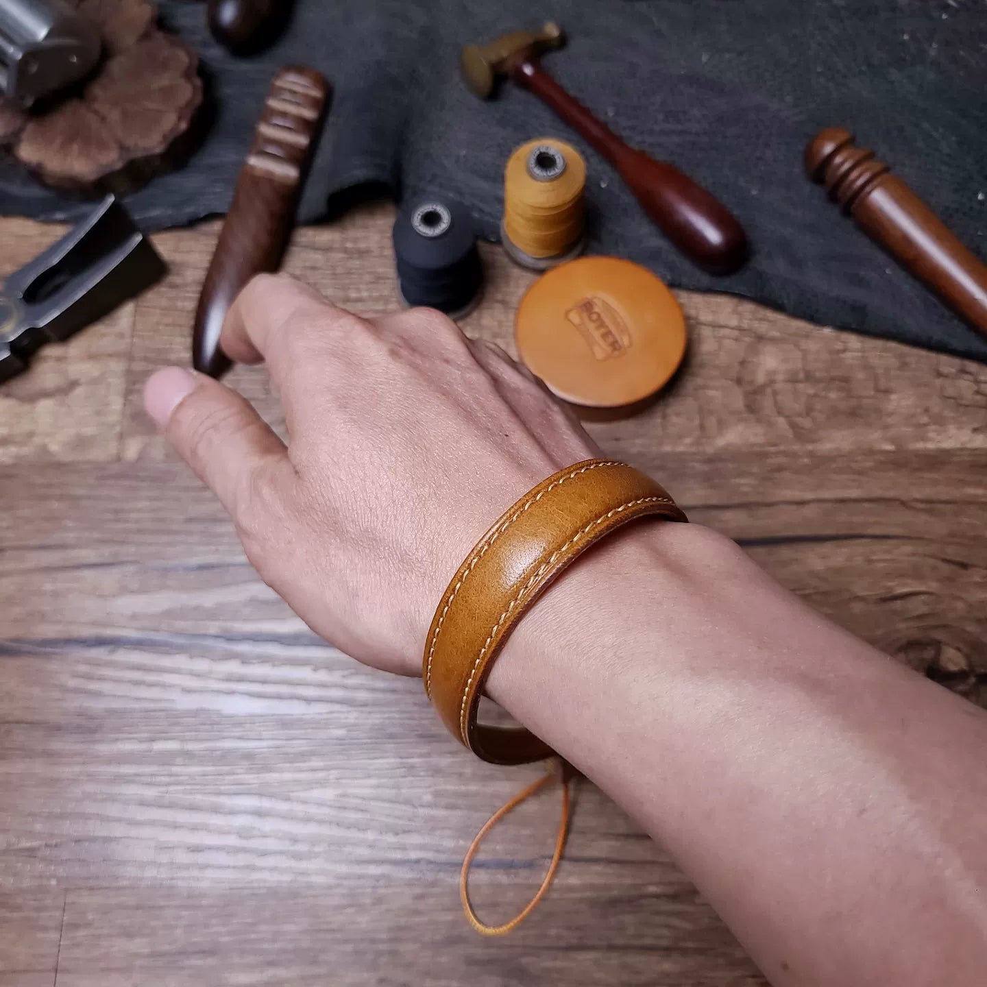 Handcrafted Italian Tuscany Vegetable-Tanned Leather Camera Wrist Strap