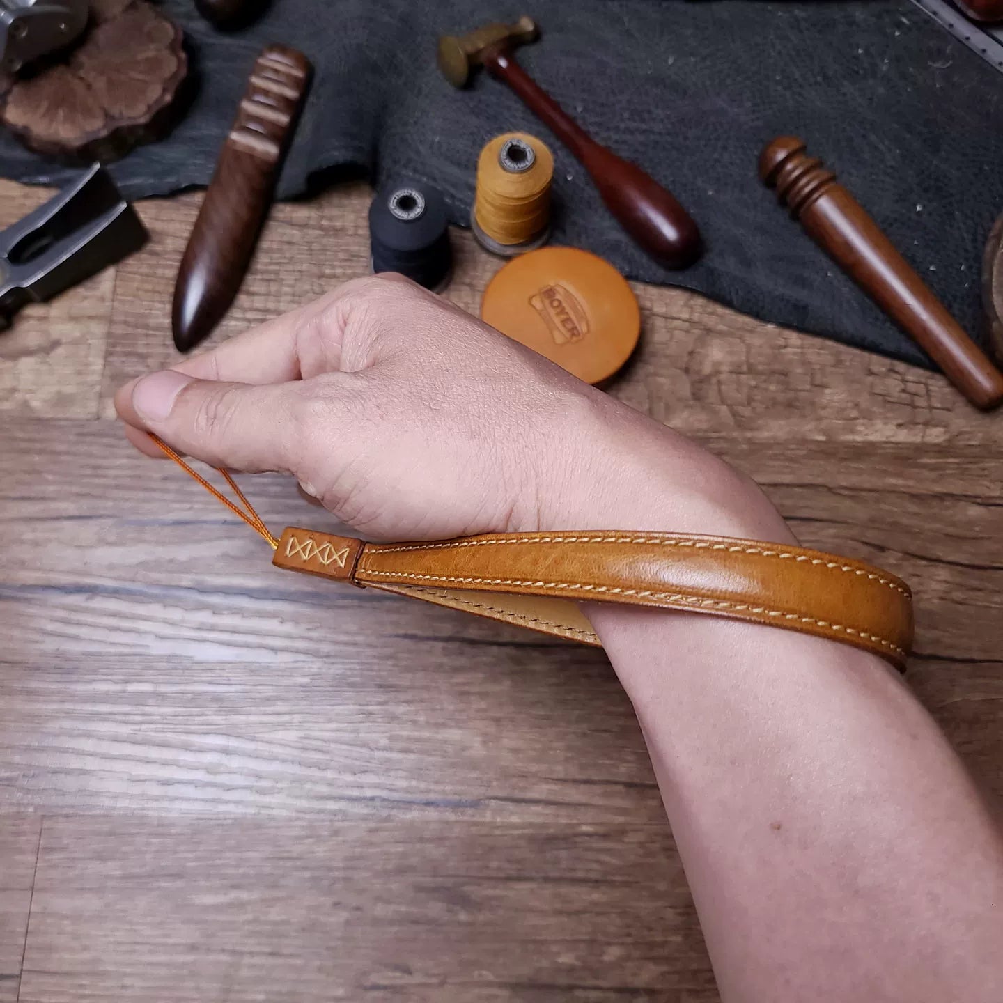 Handcrafted Italian Tuscany Vegetable-Tanned Leather Camera Wrist Strap