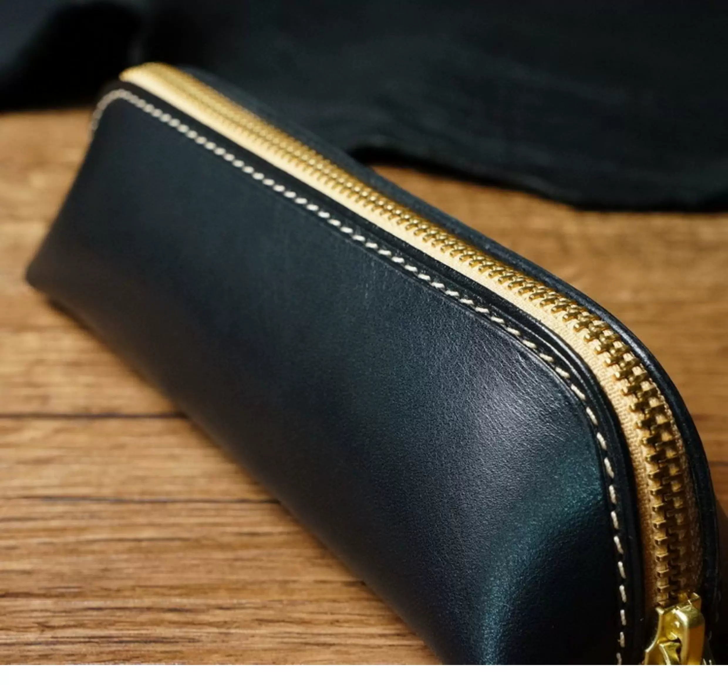 Handcrafted Black Reguilón Leather Zip Pencil Case