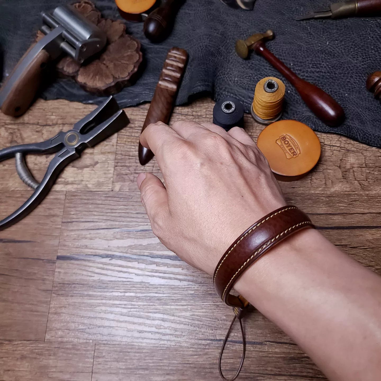Handcrafted Italian Tuscany Vegetable-Tanned Leather Camera Wrist Strap