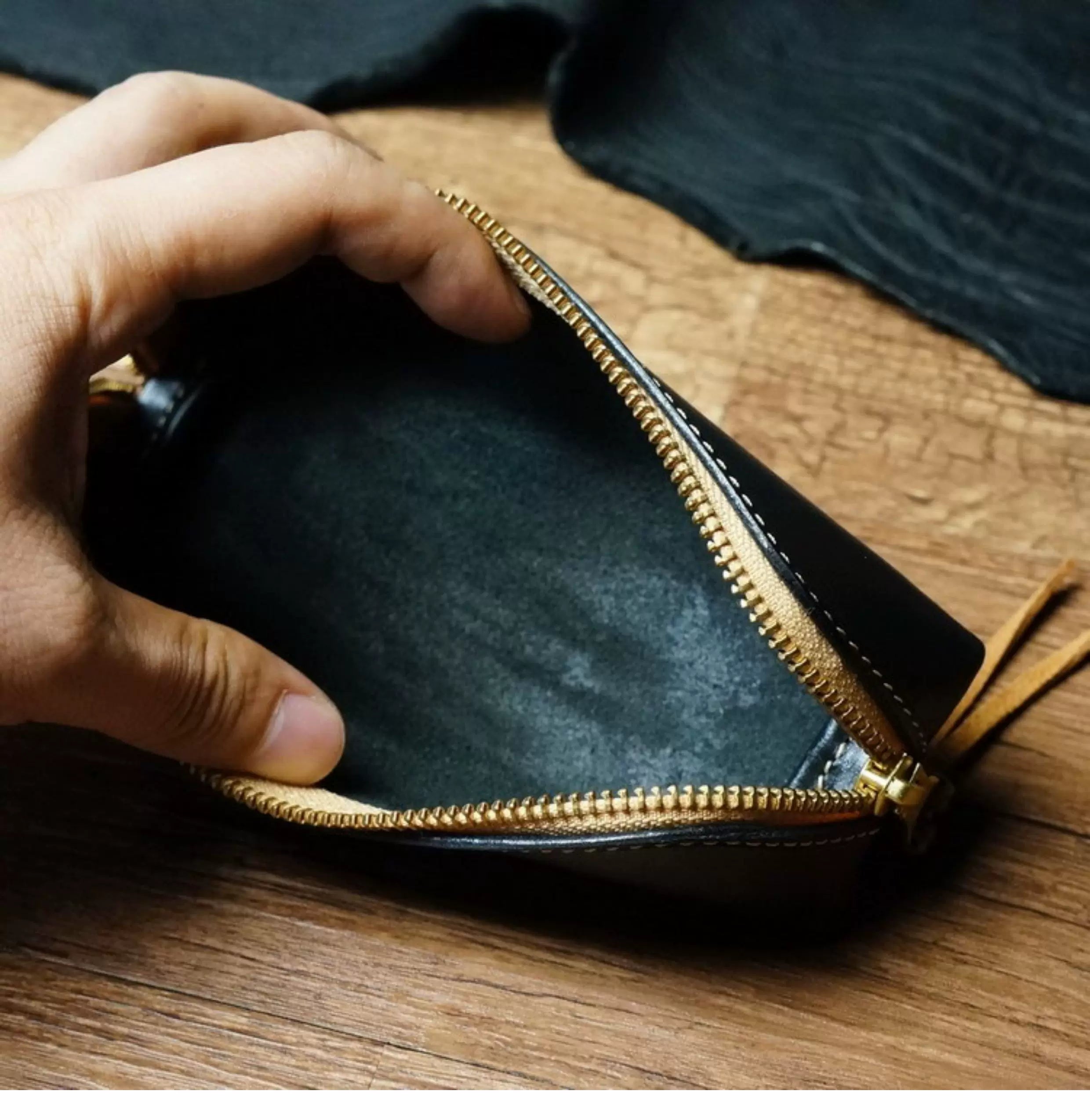 Handcrafted Black Reguilón Leather Zip Pencil Case
