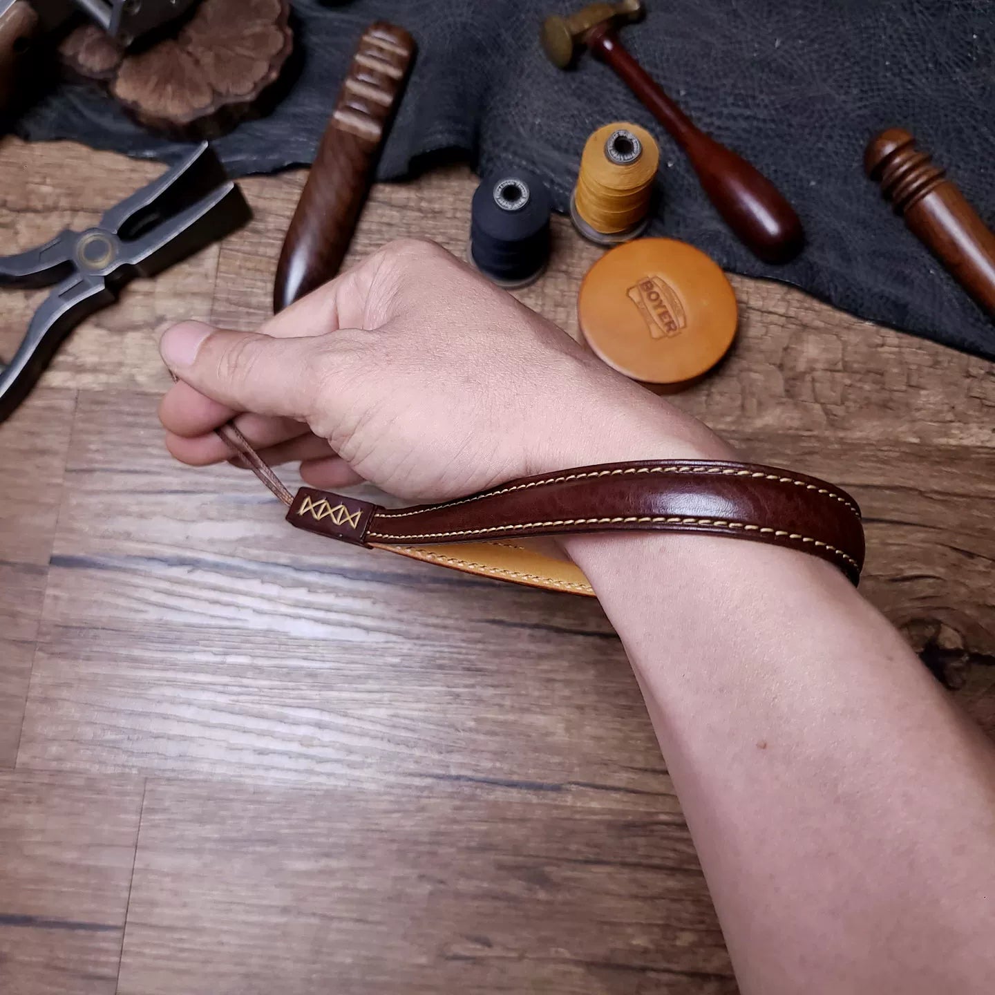 Handcrafted Italian Tuscany Vegetable-Tanned Leather Camera Wrist Strap