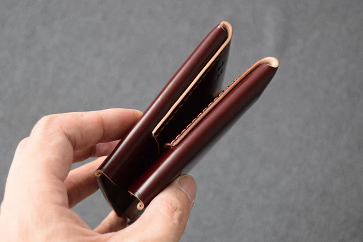 Handcrafted Vegetable-dyed Burgundy Shell Cordovan Mini Leather Wallet