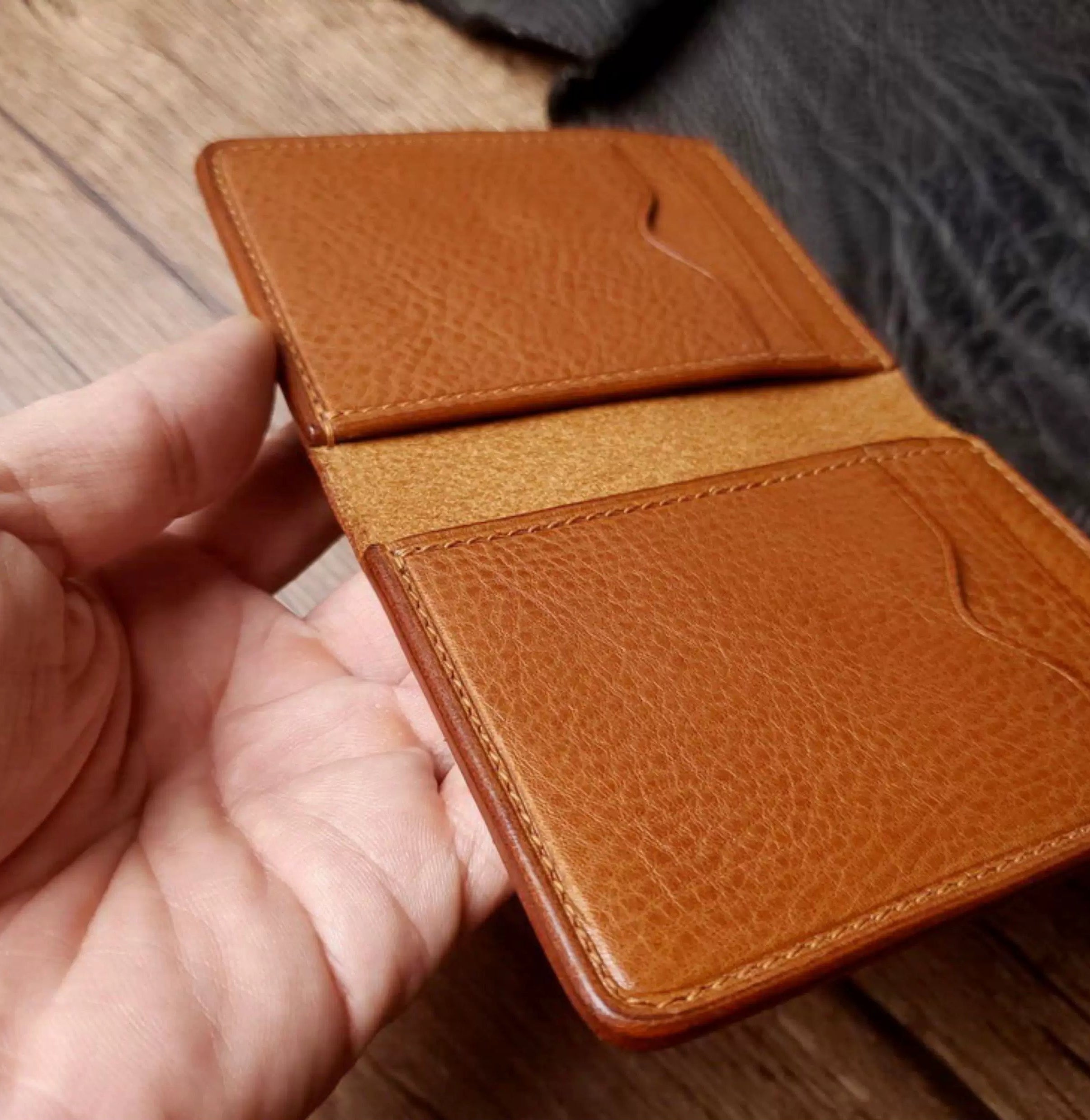 Handcrafted Italian Tuscany Stuffed Leather Cardholder With Natural Tumbled Grain & Rich Pull-Up