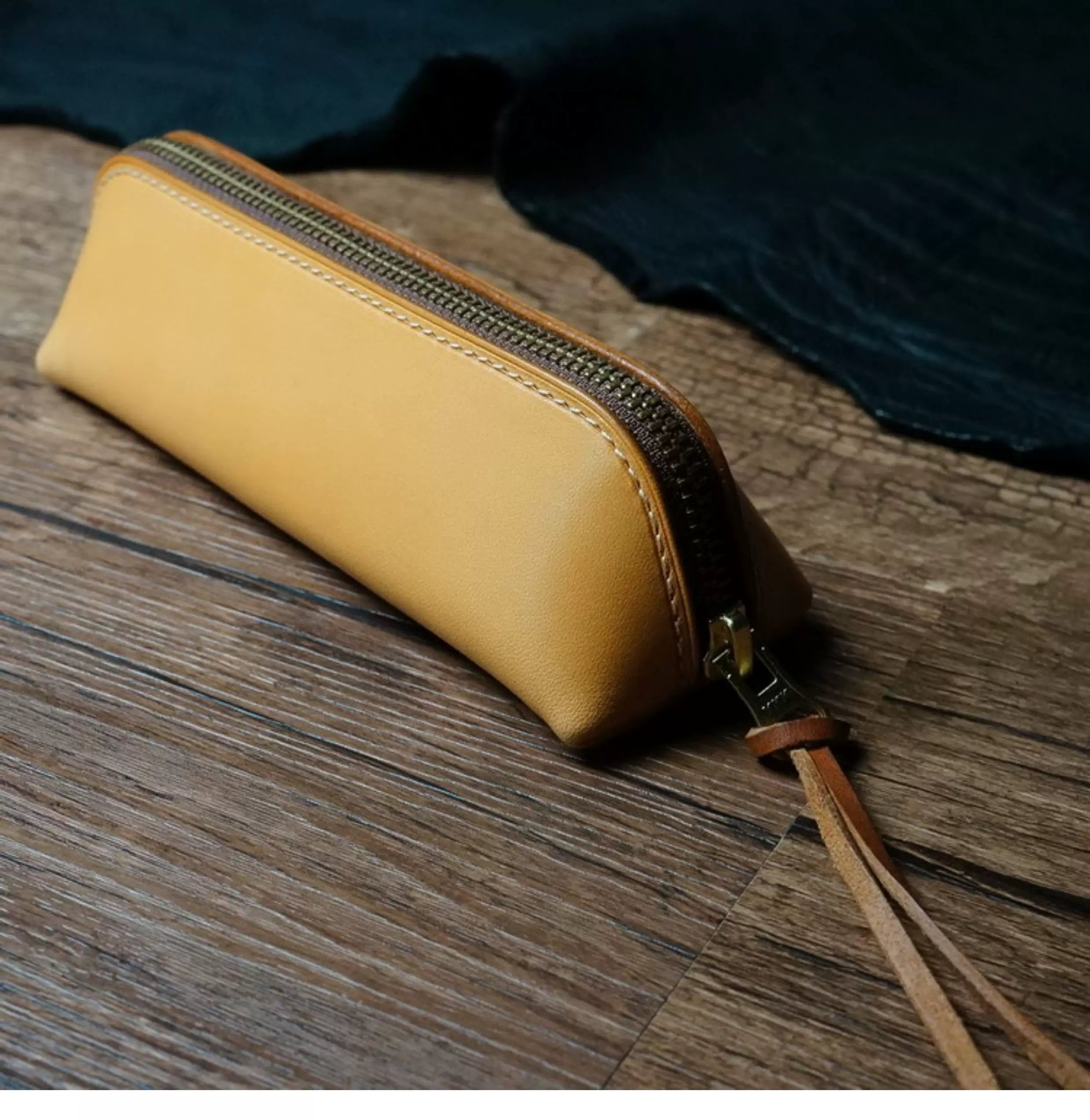 Handcrafted Ginger Reguilón Leather Zip Pencil Case